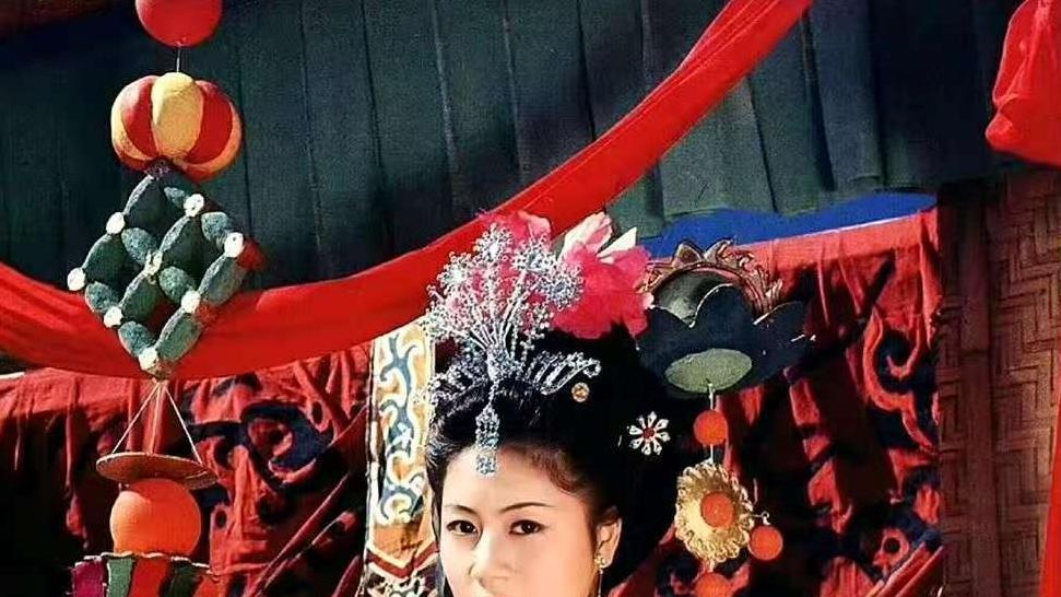 两位戏曲名家正红时离开，戏迷期待她们再登台吗？
