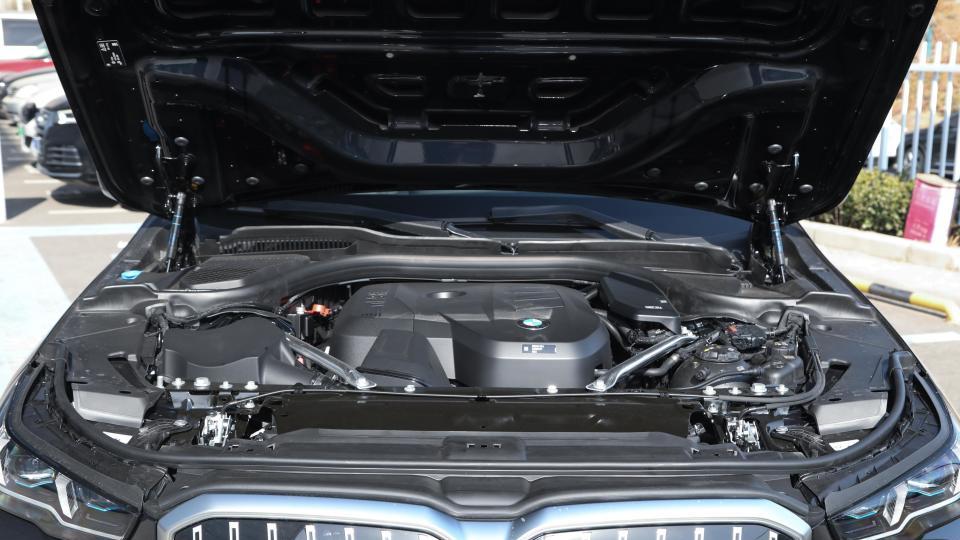 靠着降价“盘活”的豪车！宝马5系跌幅达15万，单月就卖出11556辆