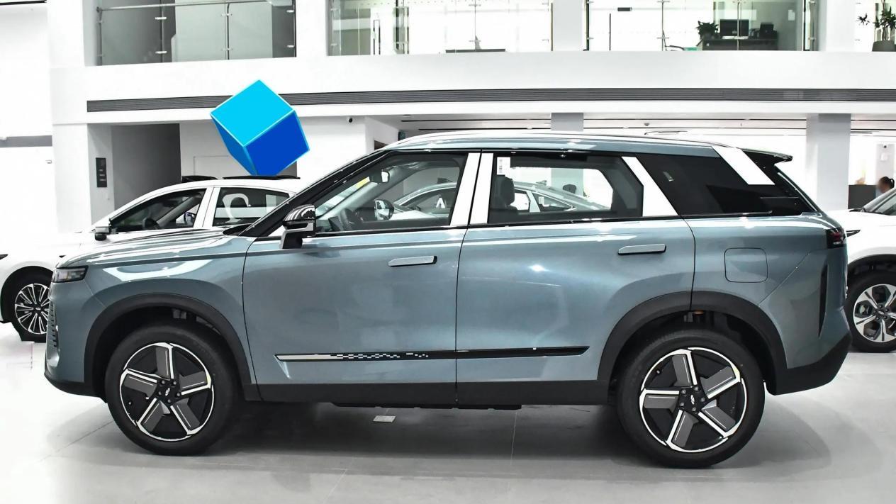 奇瑞不负众望！起步360马力，一箱油跑1300公里，顶配才15万多！