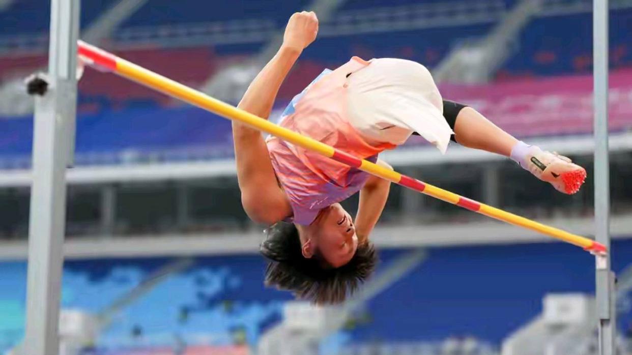 残特运会田径男子跳高T63级决赛广东一团队钟志强夺冠