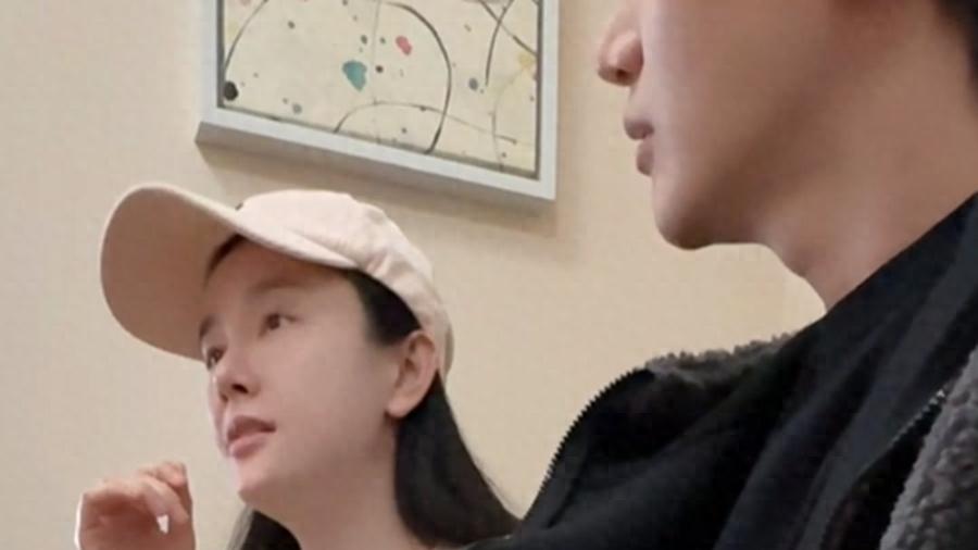 张檬去香港产检，B超照曝光怀的是男孩，脱鞋测体重拇外翻好严重