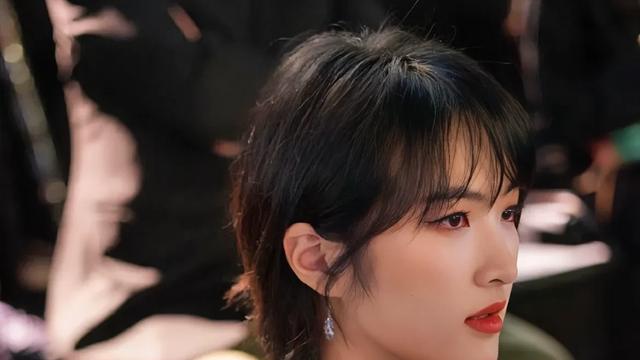 放弃娱乐圈？姚安娜入职阿维塔，背后原因不简单！