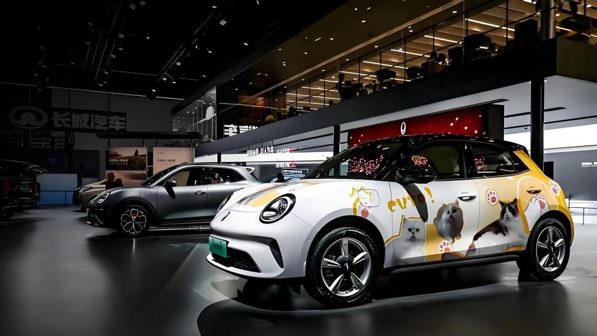 真相与流量的赛跑：我们为何仍相信汽车的“老实人”？