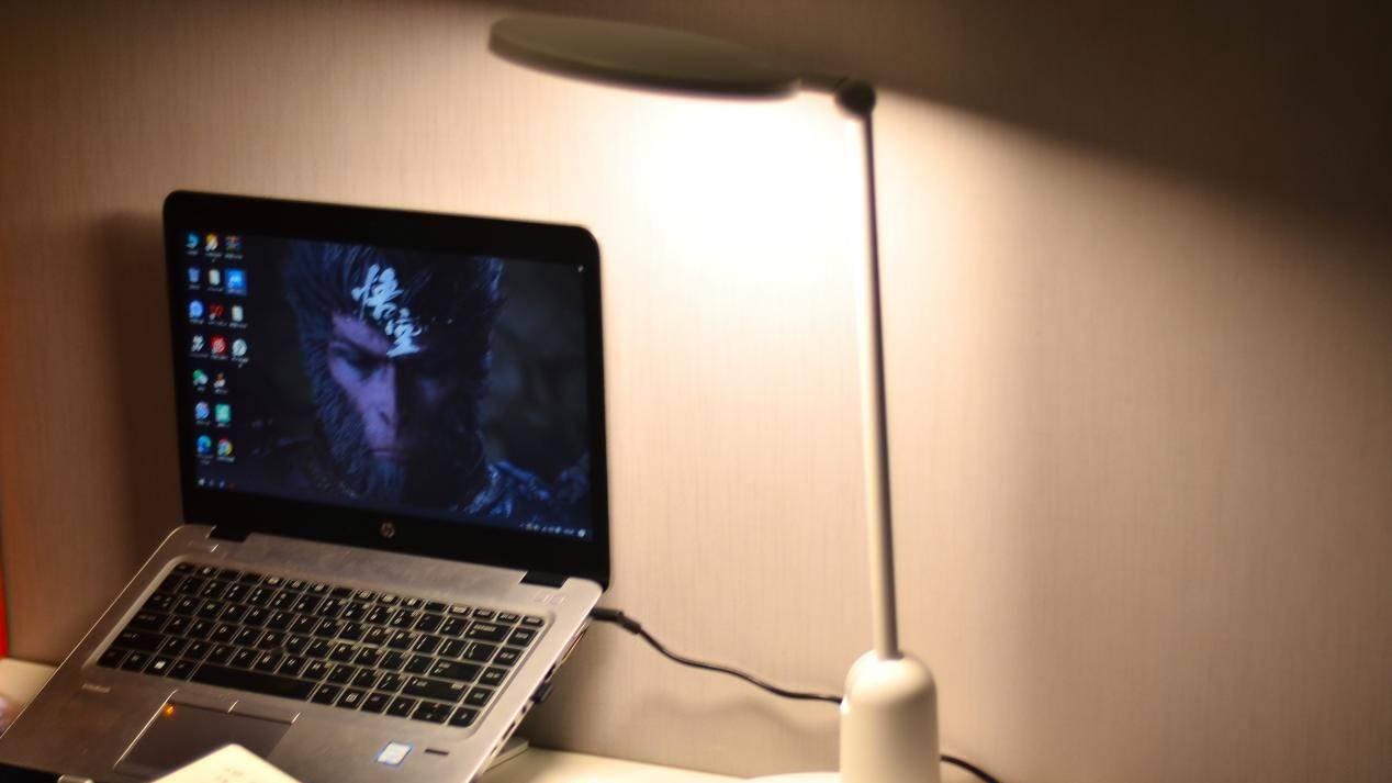 书客SKY护眼台灯，全光谱护眼养眼，百元级护眼台灯的天花板