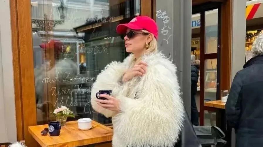 这个冬天“短外套+阔腿裤”太显高了，矮个子的气质标配，时髦大方不挑人！