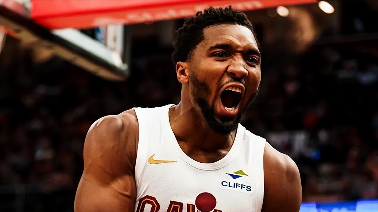 48分4板4助！米切尔导演末节大逆转，复制老詹神迹，骑士难有作为