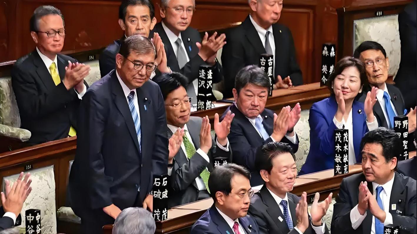 “日本之耻”上热搜，特朗普提3要求，石破茂全答应，美将获1万亿