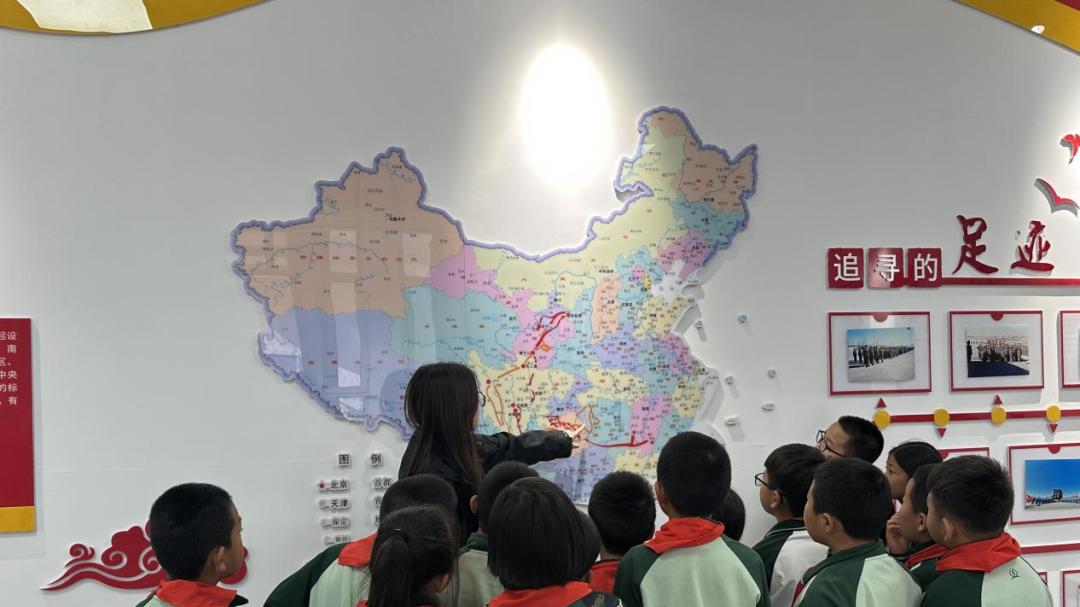 思政铸魂育新人 国防砺志强担当——伊金霍洛旗乌兰木伦小学少年军校国防教育宣传月实践