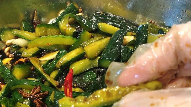 粥里加它，绝了！酱油脆黄瓜，你试过吗？