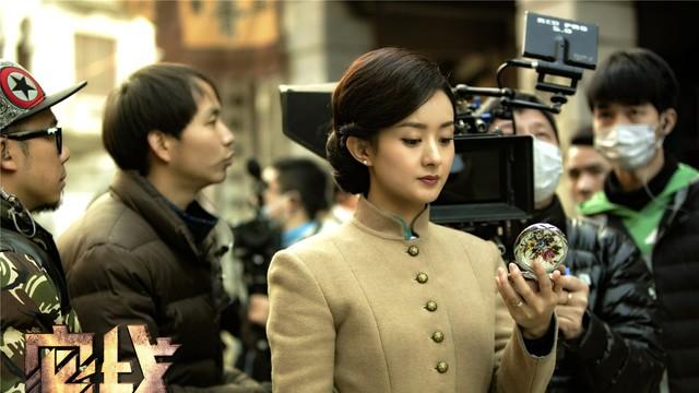 《与凤行》拍摄揭秘：小刚忍痛删减赵丽颖狠戏，背后故事引关注