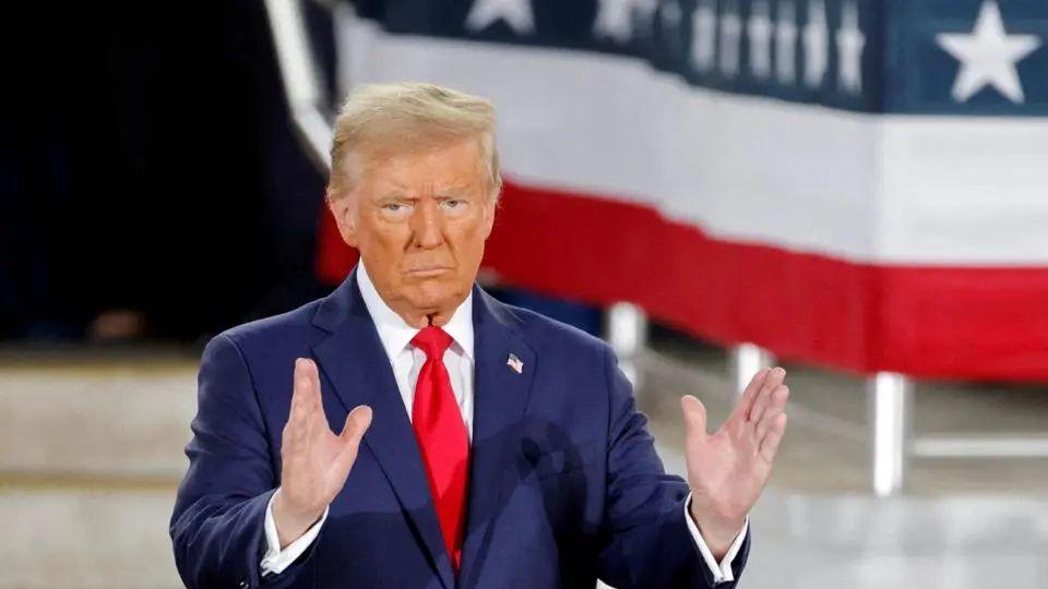 特朗普总是发布莫名其妙的行政指令，三权分立为何对特朗普没用？