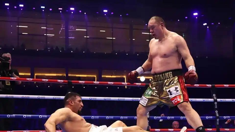 身体打击艺术家卡巴耶尔：前十场未赚钱，多亏功勋教练，酷爱豪车