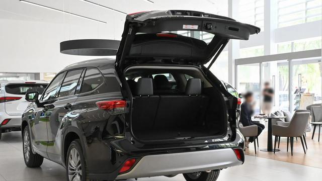 丰田汉兰达卖32万值不值？老司机试驾：7座SUV真有必要花这钱？