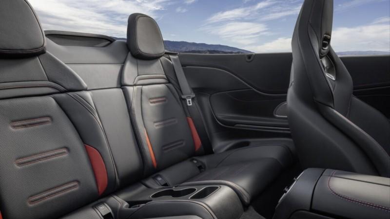 搭载3.0T+48V轻混动力，全新AMG CLE 53 4MATIC+敞篷版发布