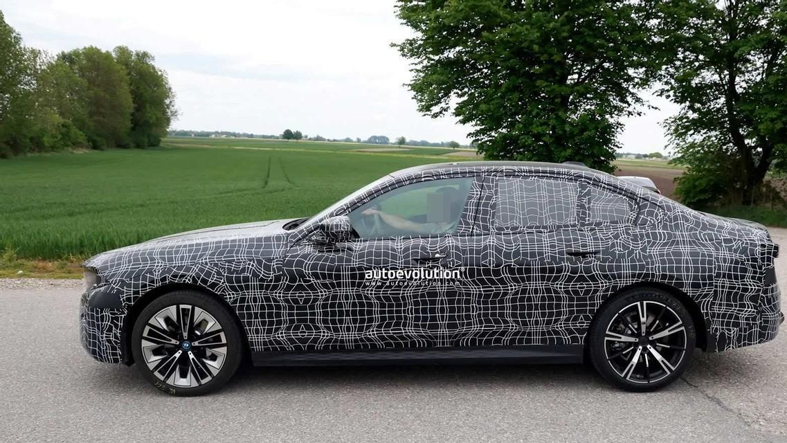 中期改款宝马5系海外谍照曝光