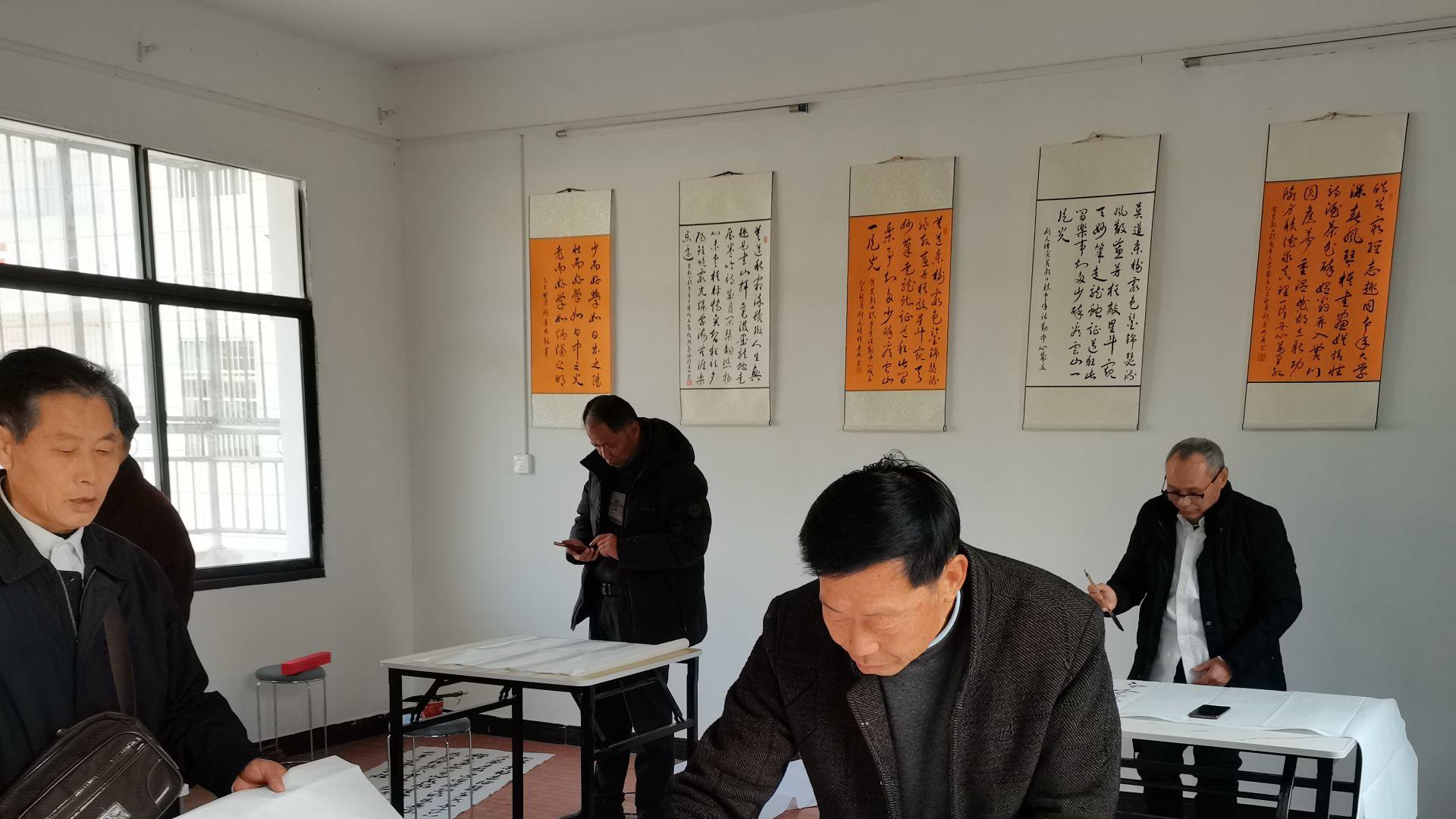 阳新县黄颡口镇：老年学校开展书法诗词创作活动