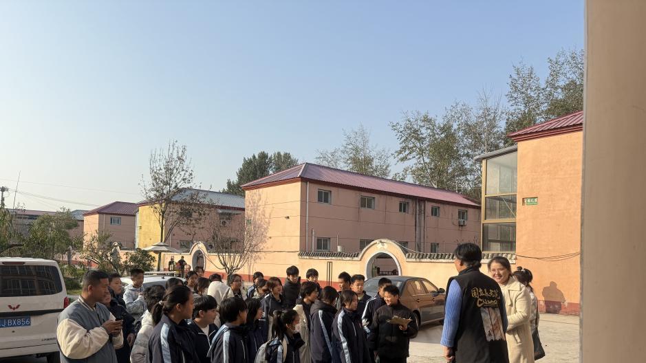 重阳暖人心，温情伴夕阳 —— 博文学校初中学子走进国立养老院