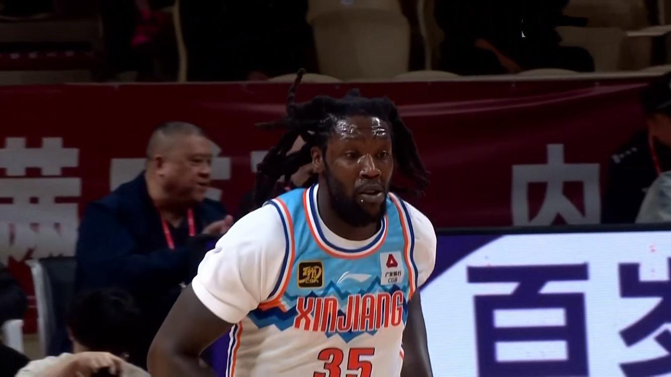 CCTV5直播，上海男篮放新疆一马？洛夫顿停赛非坏事 刘炜救赎之战