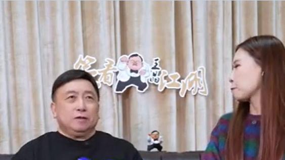 王晶揭李连杰经纪人被杀内幕，高人让回京避难，杀手曾威胁周星驰！