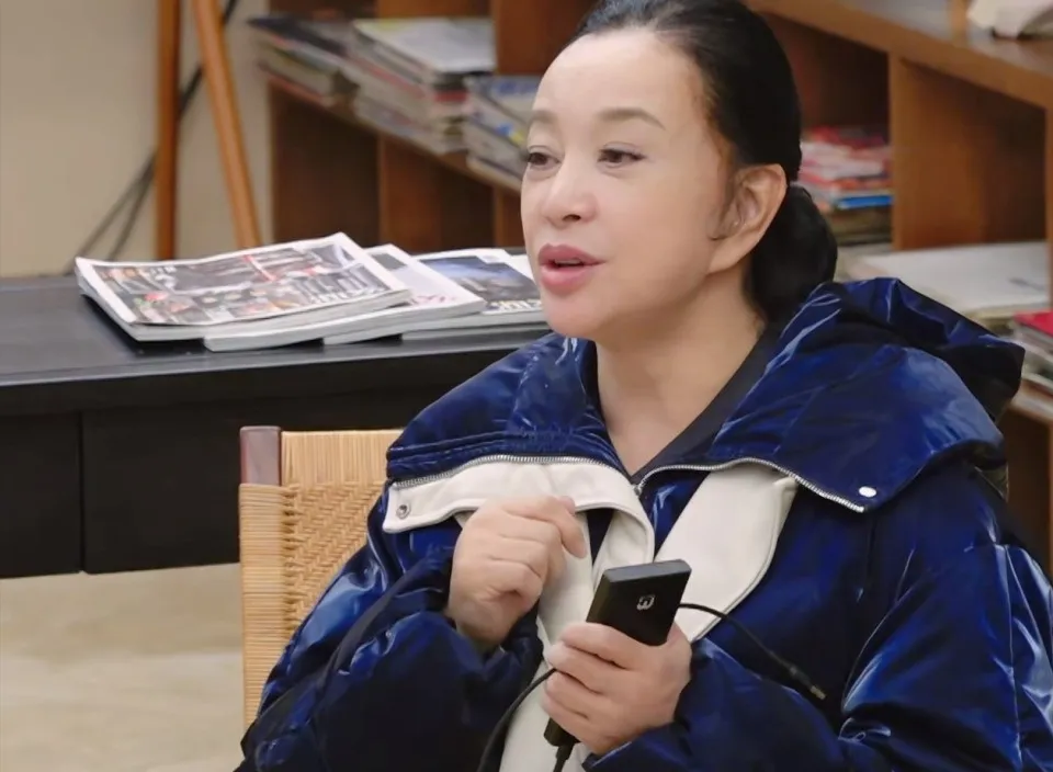 《一路繁花》内讧大爆发！李小冉没脑子成向太帮凶，倪萍都看不下去了！