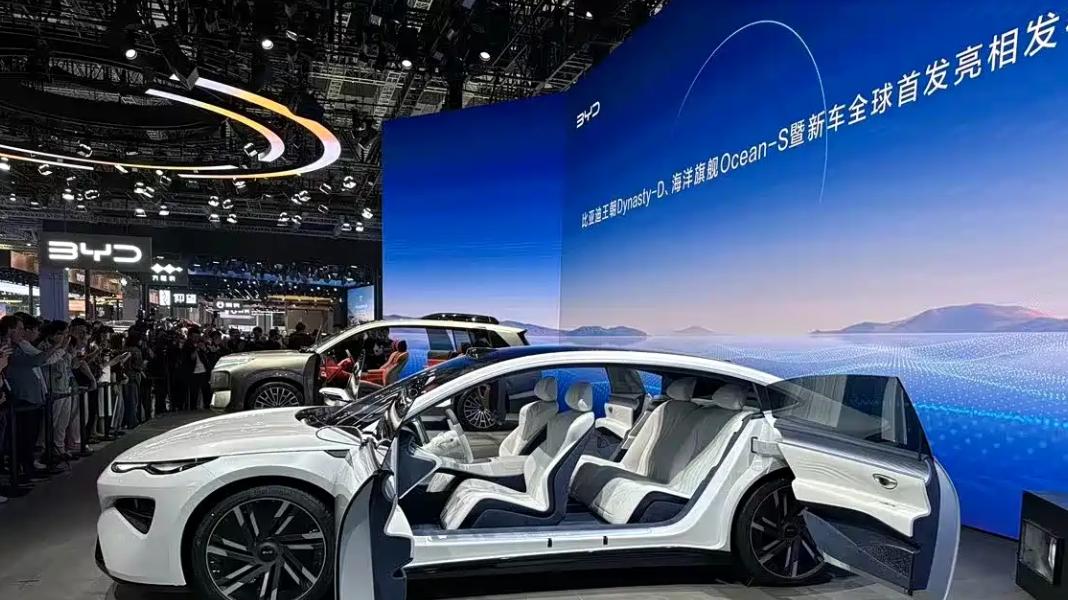 海豹08/海狮08官宣！将于2026年第一季度亮相