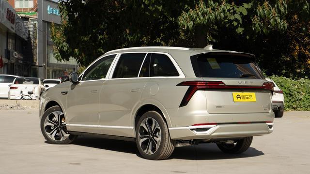 魏牌全新蓝山 Ultra 深度体验：32 万级六座家庭 SUV 的均衡之选