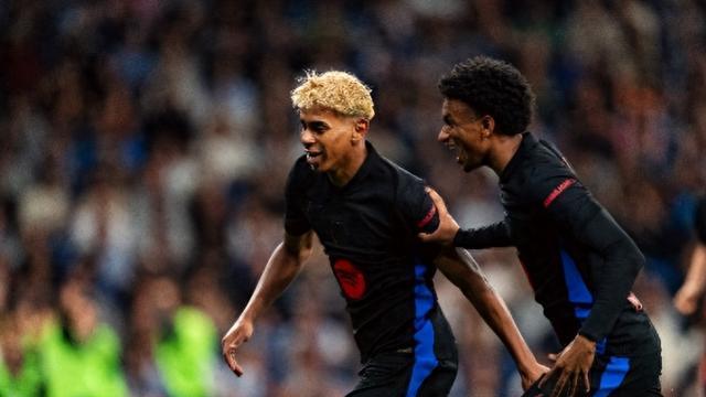 2-0巴萨夺冠！16岁亚马尔两球破纪录，皇马时隔6年再度颗粒无收