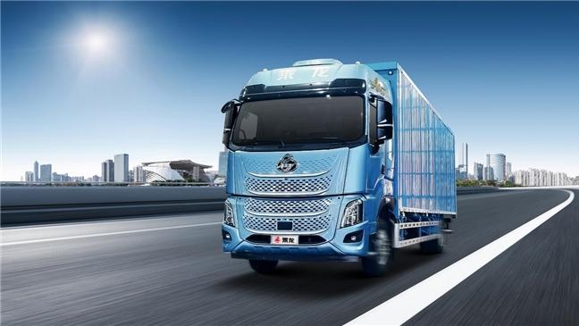 双11物流夜奔人，乘龙H7 Pro自动挡大单桥为司机续航