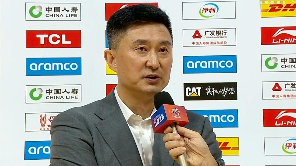 广东比青岛前瞻：杜锋斗法刘维伟，照镜子之战临场细节定成败