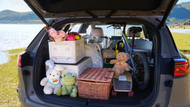 从6座到7座，2025款唐DM-i空间实用性升级，后排放倒秒变“大床”