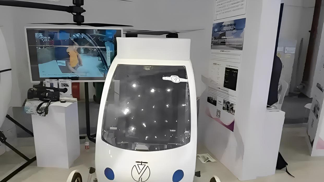 2021年，四川一男子发明了一架电动直升机，能无线操控飞行