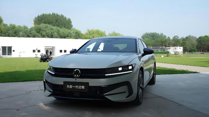 2026款迈腾B9城市快速路表现如何？自动跟车防加塞