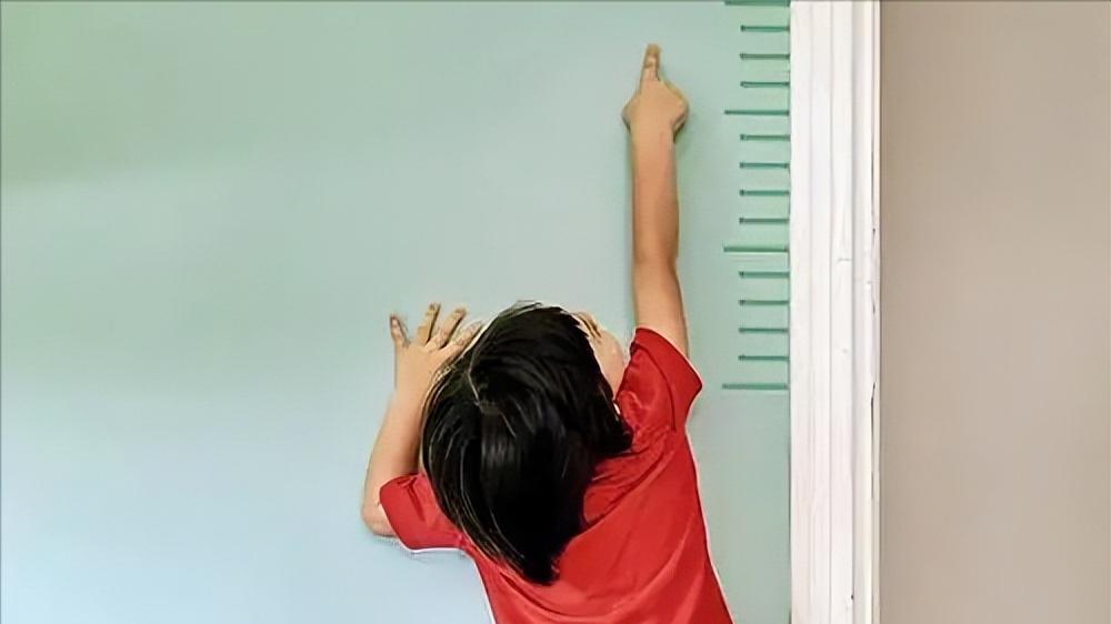 孩子身高“逆袭期”，看这3个关键信号！抓住一个，身高就能往上窜