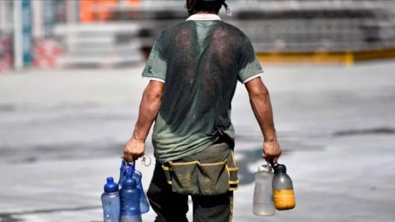 没工作断收入，一个男人能被逼成什么样