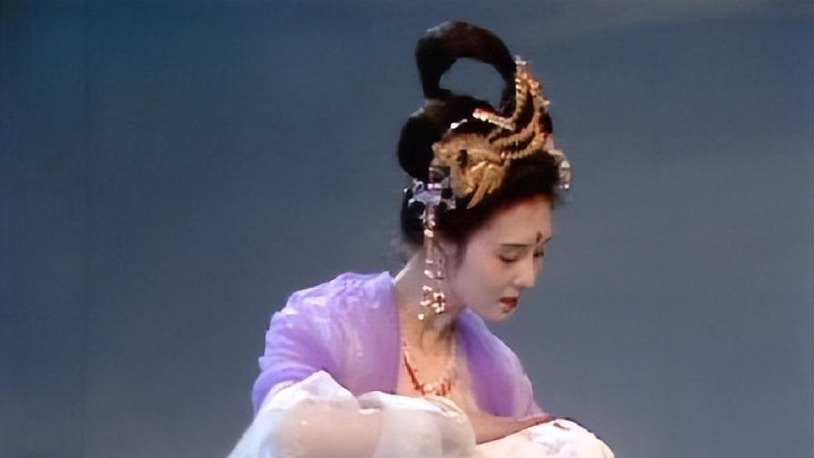 一生只演嫦娥却成绝唱 66岁商界女神活成真仙子