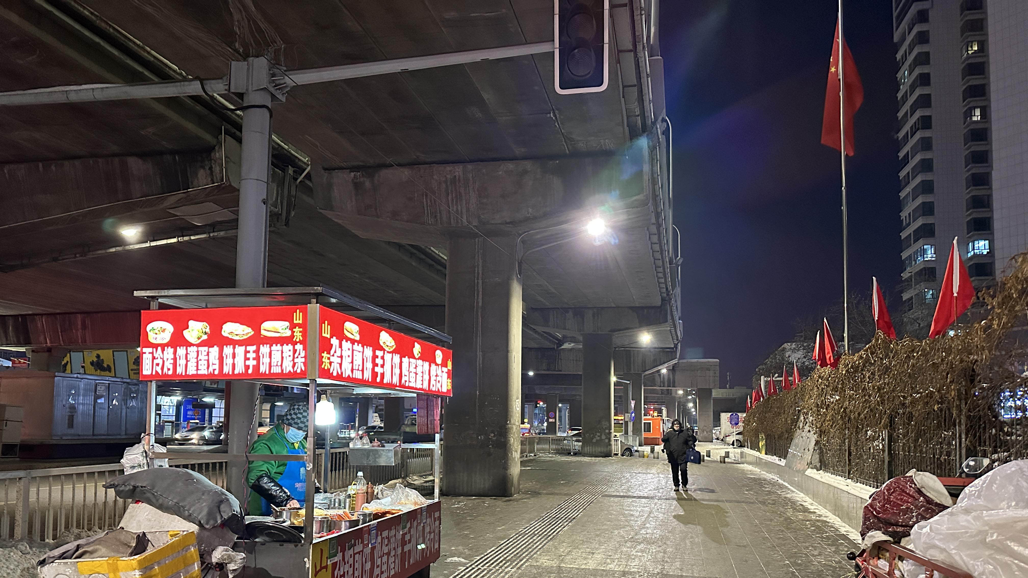 传承地摊文化，点燃城市烟火气，共建美好家园