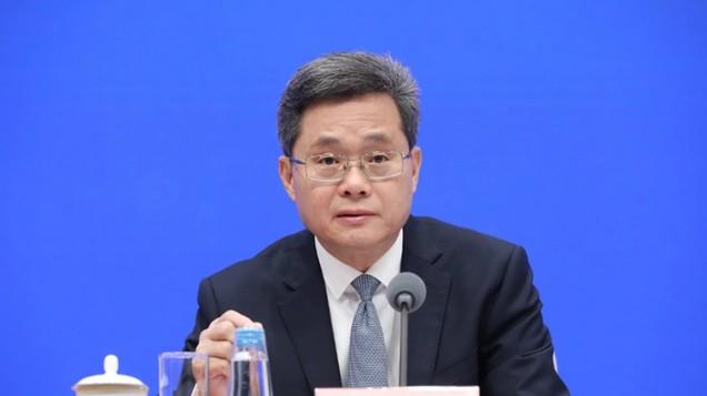 特朗普终于等到？中国财长抵达华盛顿，就中美关税问题送出两句话