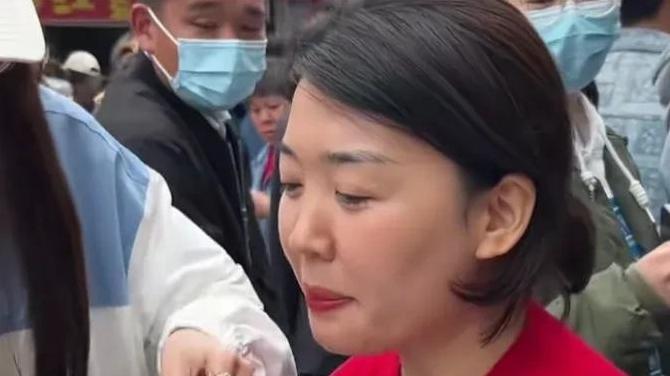 用烧烤逆袭：淄博示范了一次“简单”转型