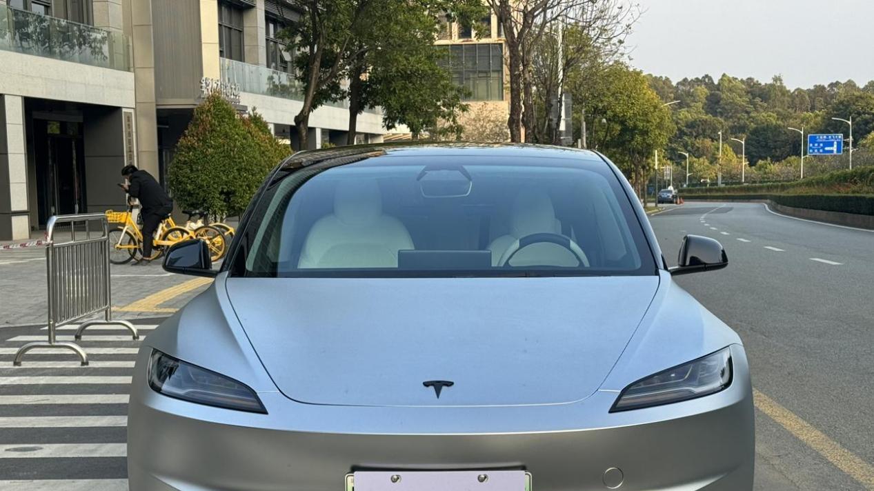 2023款特斯拉Model3，9千公里准新车，性能依旧，值得入手吗？