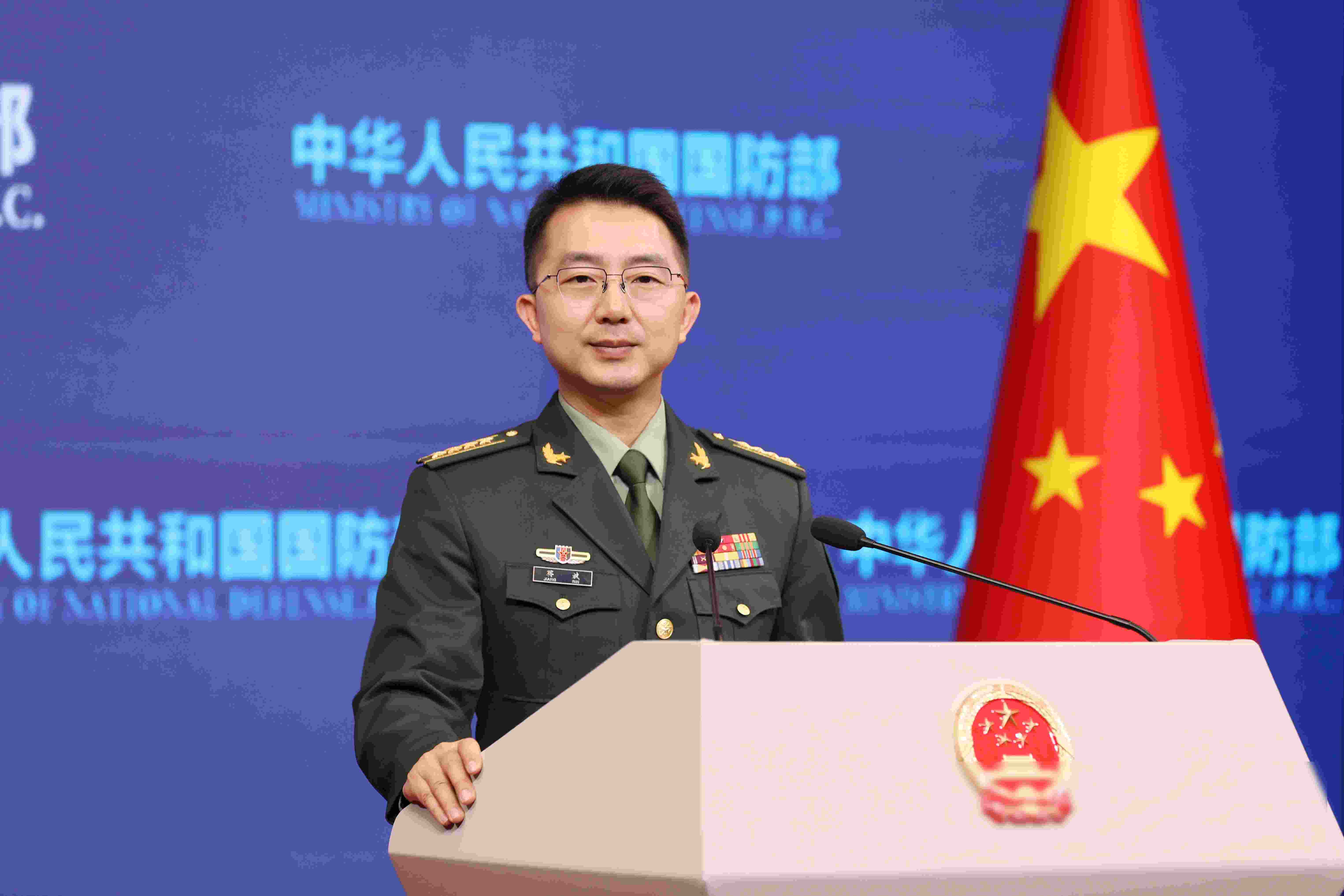 国防部换新人，老将退场争议多，下任会是谁？