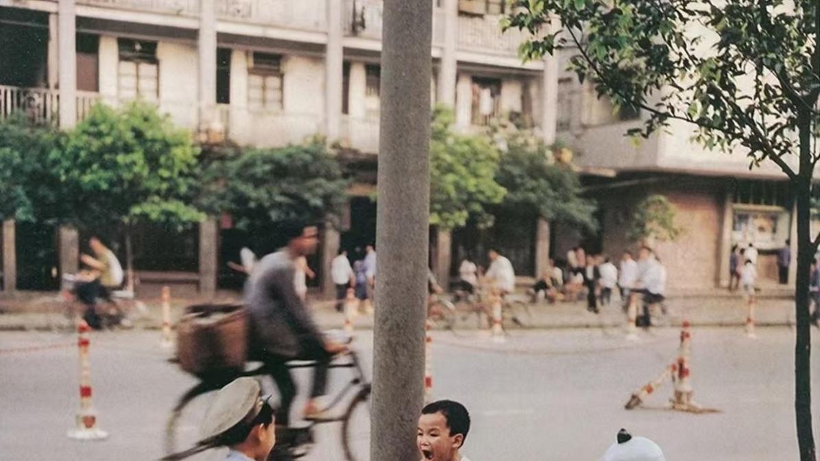 过去的孩子经常挨打挨骂，为何心理问题却少见？井然有序的答案
