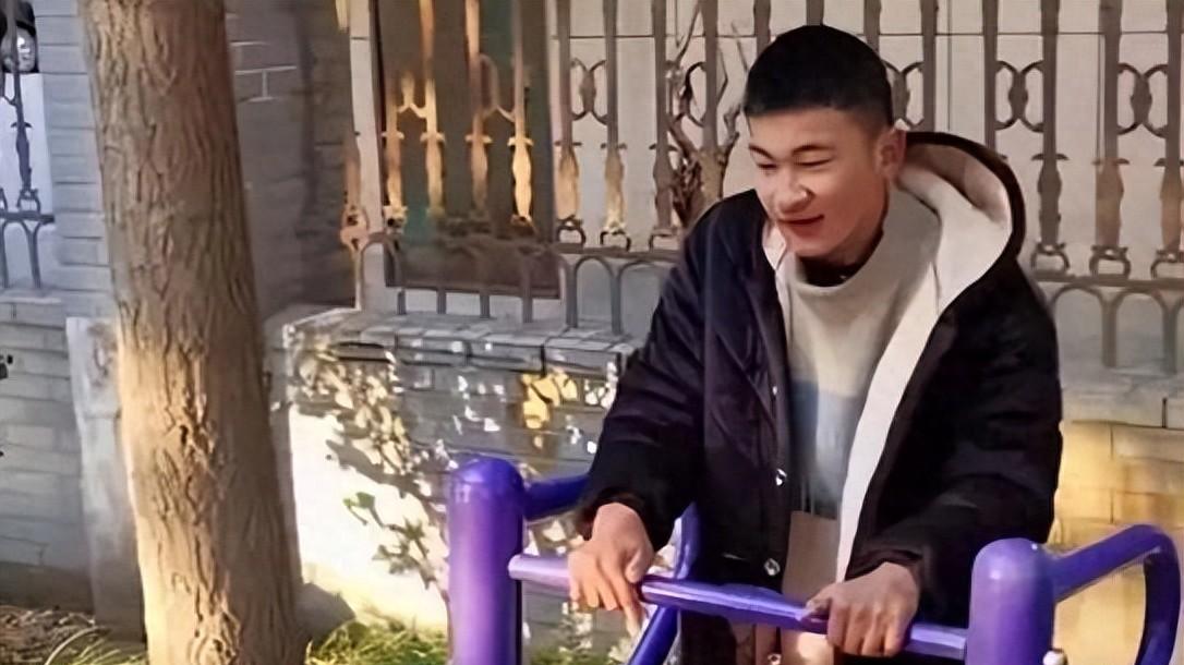 湖北女子生下儿子后，婆婆得知孩子脑瘫，开口道：送福利院吧