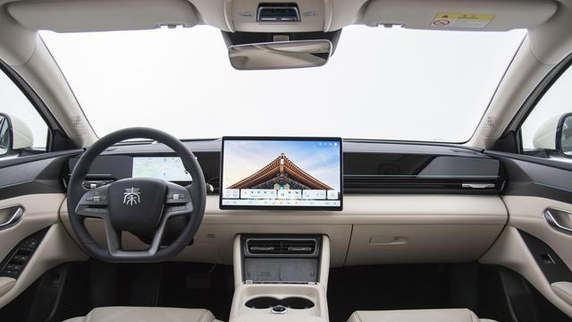 新车11.98万元起售，全系后驱设计对标小鹏MONAM03，比亚迪秦LEV正式上市