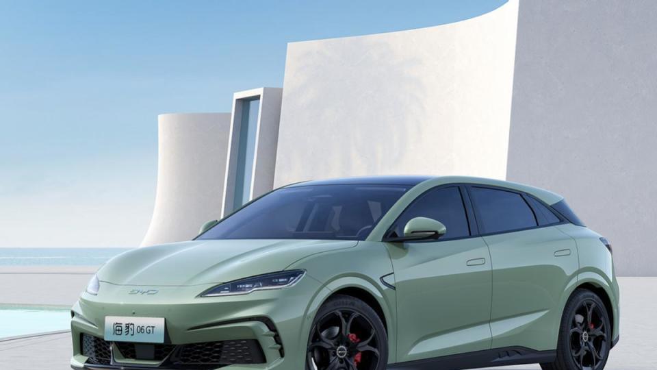 属于年轻人的轿跑！零跑Lafa5碰上小鹏MONA M03、海豹06GT，如何选