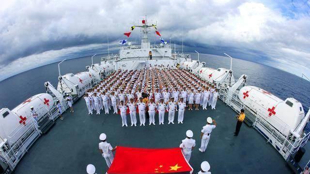 给台湾上上强度，中国海军史无前例大公开，数十艘军舰随便看