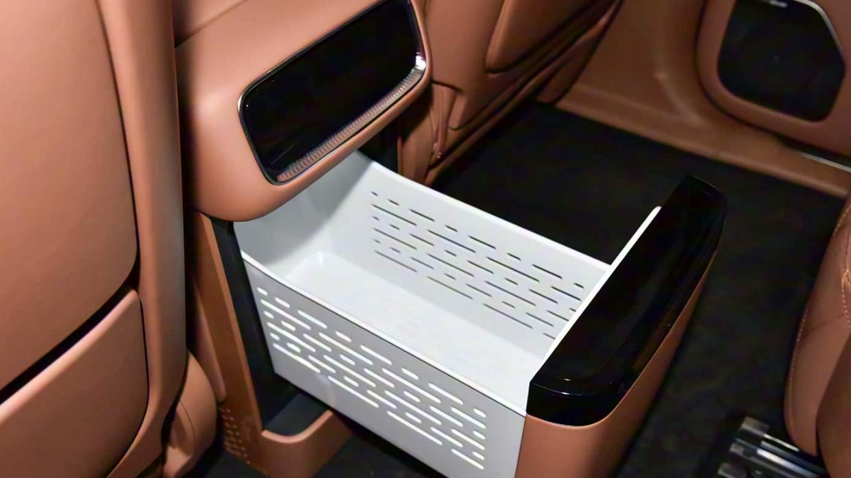 配华为ADS Ultra四激光雷达，能和问界M9掰手腕，全新旗舰SUV亮相