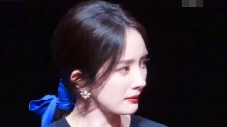 杨幂弃大女主包袱靠配角逆袭：接稳章子怡的戏，踩中影视圈新风口