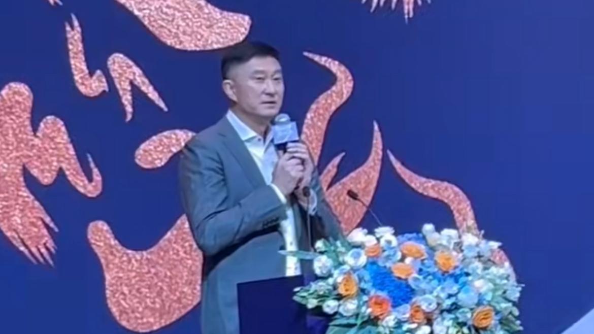 杜锋自曝帅位很稳，李春江恐无缘回归广东队？