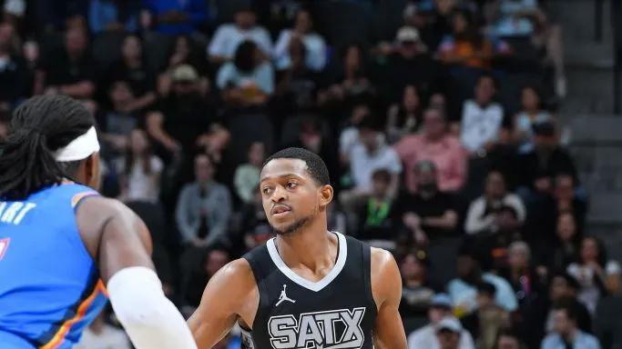 湖人6连胜，勇士看到希望，NBA西部排名太疯狂：五队只差0.5胜场