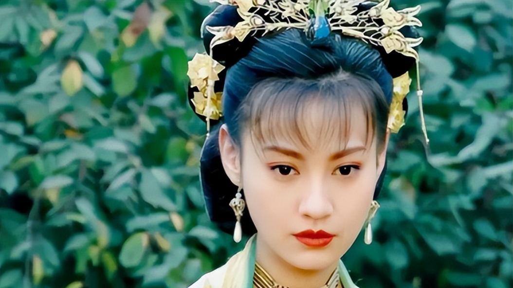 “最美反派”杨雪晒出女儿照片，女儿好像翻版“江玉燕”，太漂亮